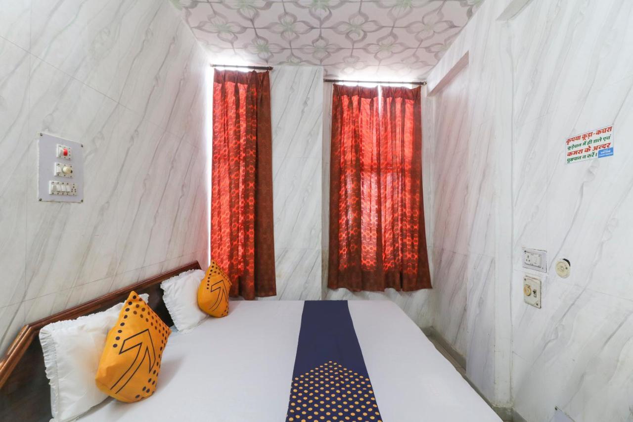 Spot On 67728 Ashish Guest House Jaunpur Exterior photo